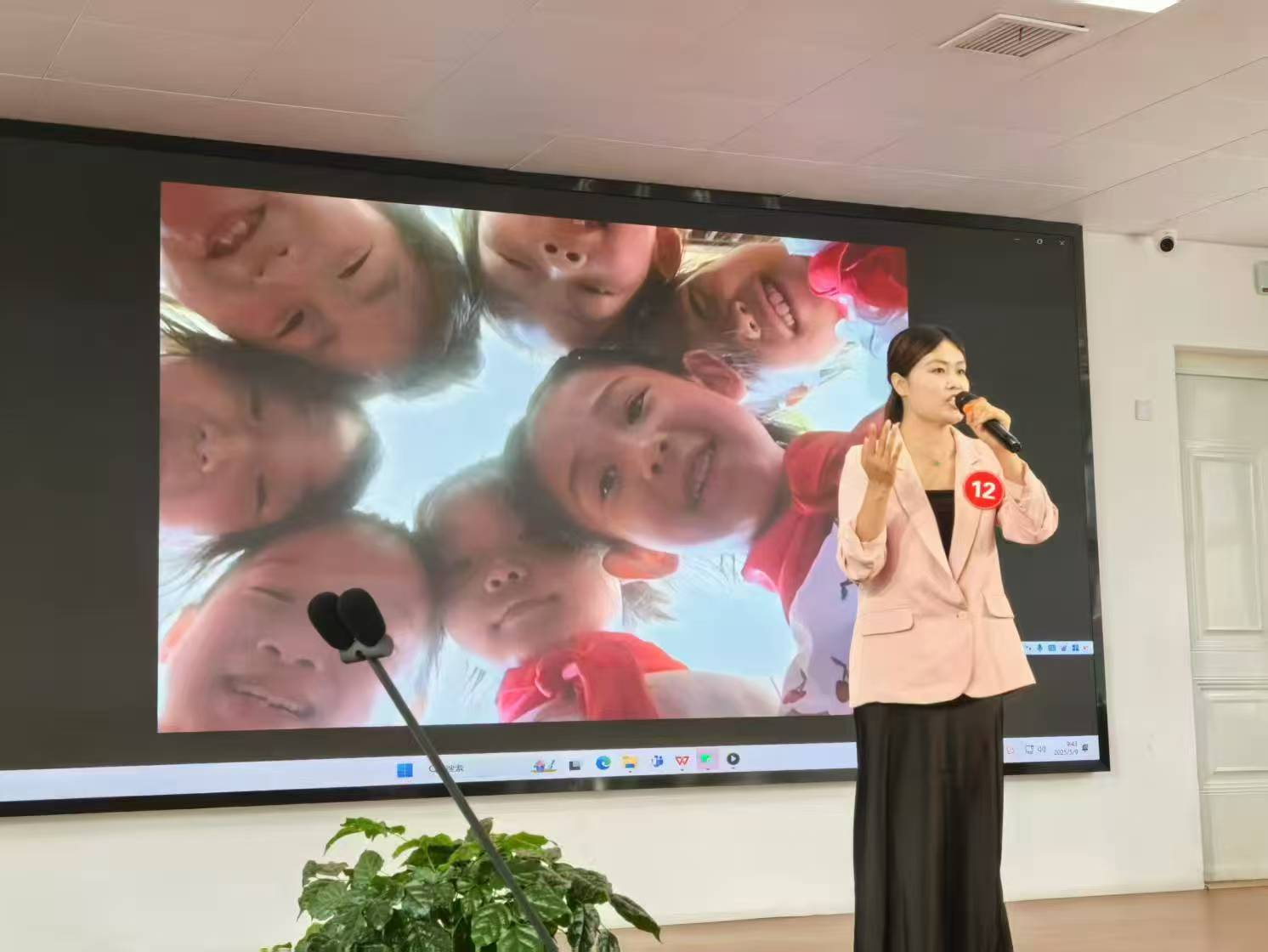 桐柏县教育体育局 举办“铸魂强师 奋进有我”师德师风演讲比赛