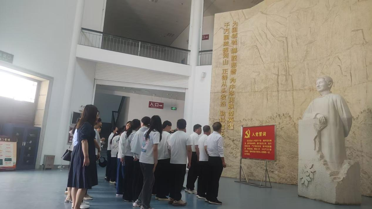 《参观红色教育基地，感悟革命精神》--镇平县统计局与内乡县统计局开展结对共建活动