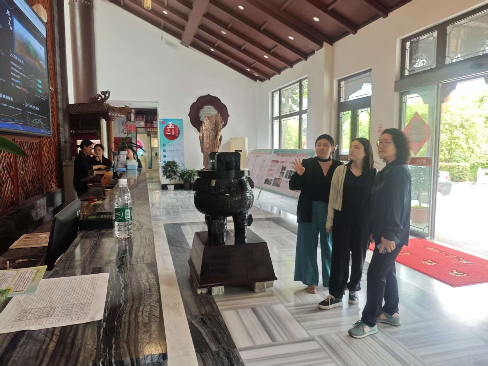 中国地质大学(武汉)珠宝学院调研我县玉文化产业发展 中国地质大学(武汉)珠宝学院调研我县玉文化产业发展