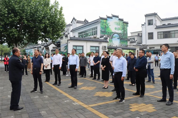 南阳市党建引领基层高效能治理文明乡风建设行动推进会召开