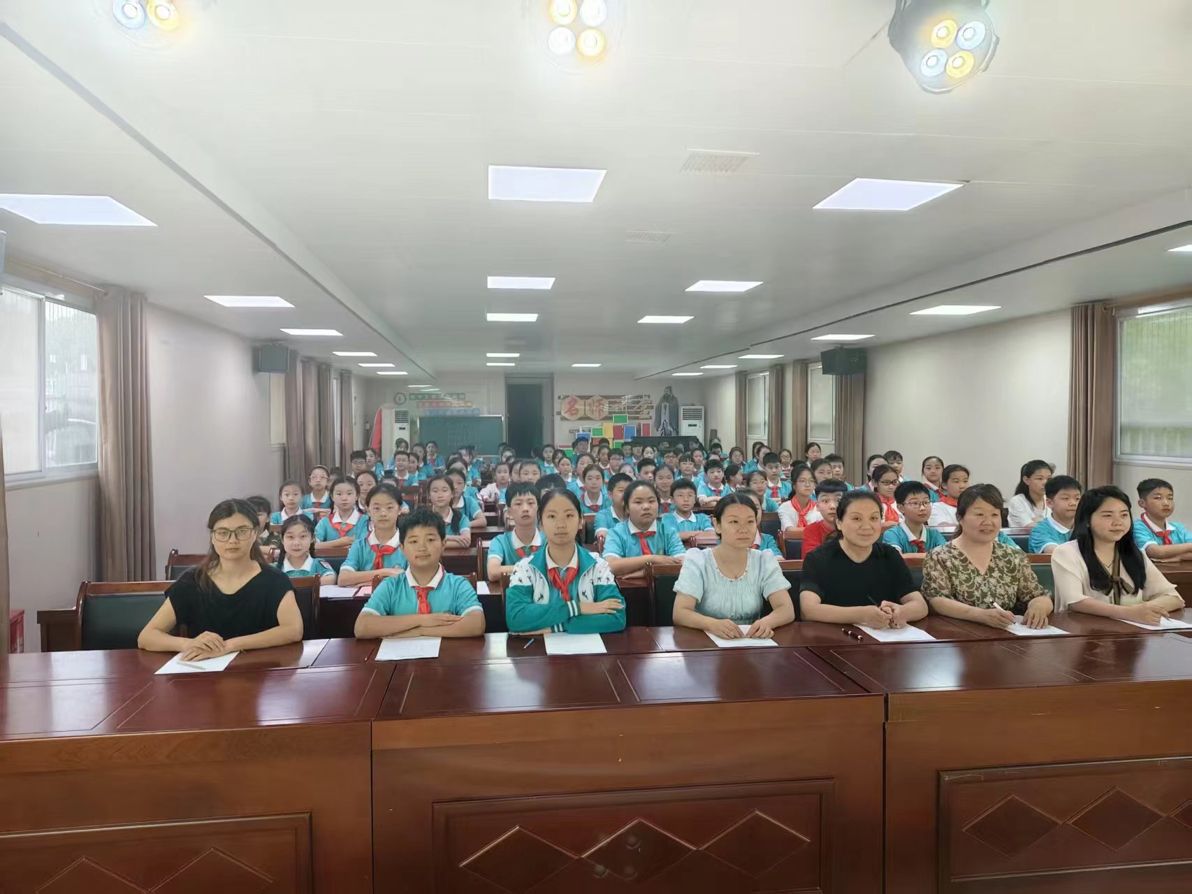 抒发爱党爱国情怀 展现少年儿童风采