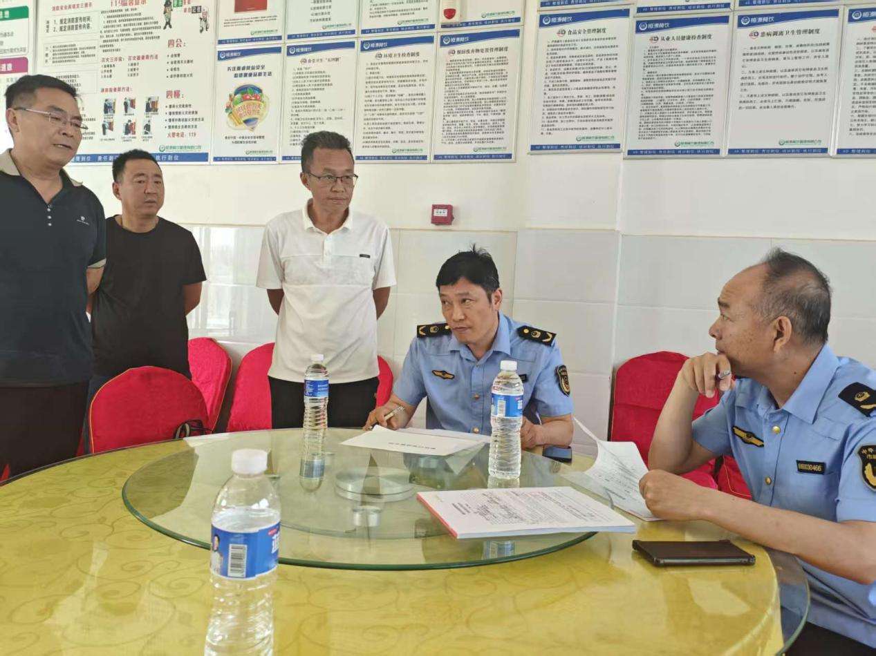 卧龙区靳岗街道：关爱老年群体 守护食品安全