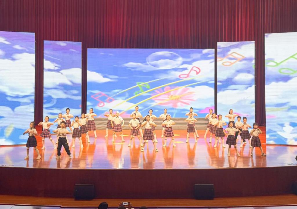 社旗县：举办文艺汇演 展示艺术成果