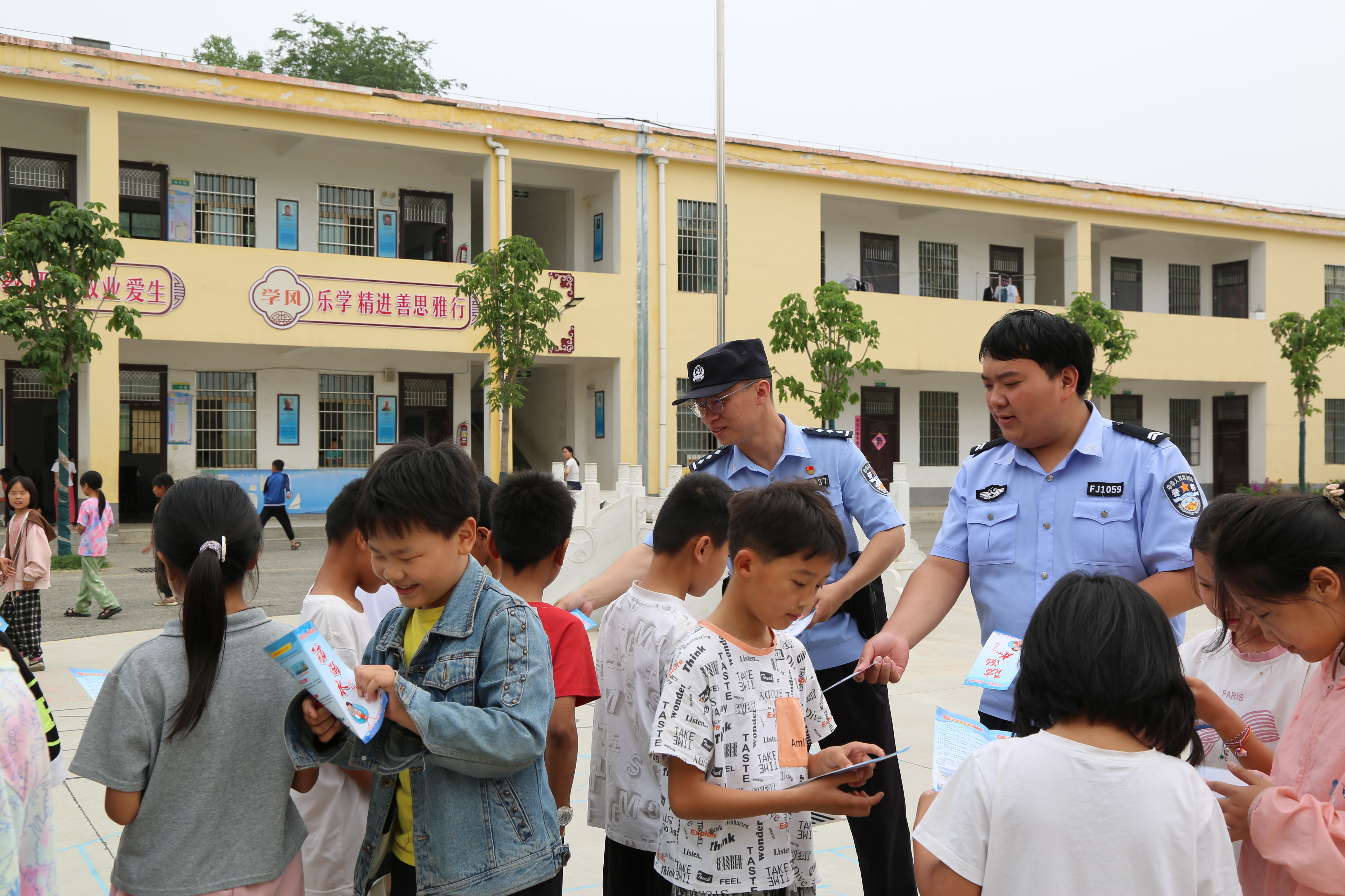 【警营之星】吴柯良:扎根社区践初心 情系百姓护平安 【警营之星】吴柯良:扎根社区践初心 情系百姓护平安