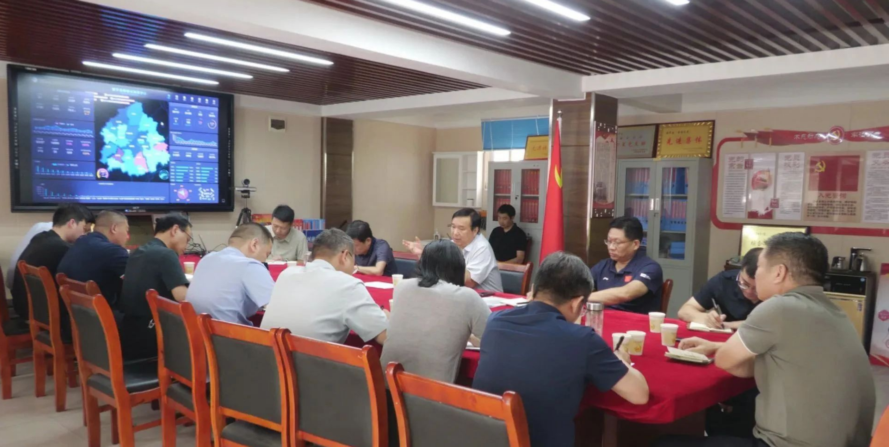 艾进德实地调研党建引领基层高效能治理工作