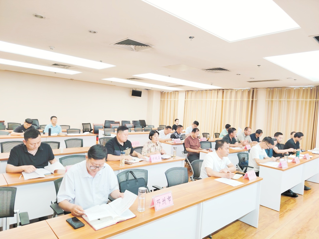 南阳市农业农村局组织召开全市高标准农田排查整改座谈会