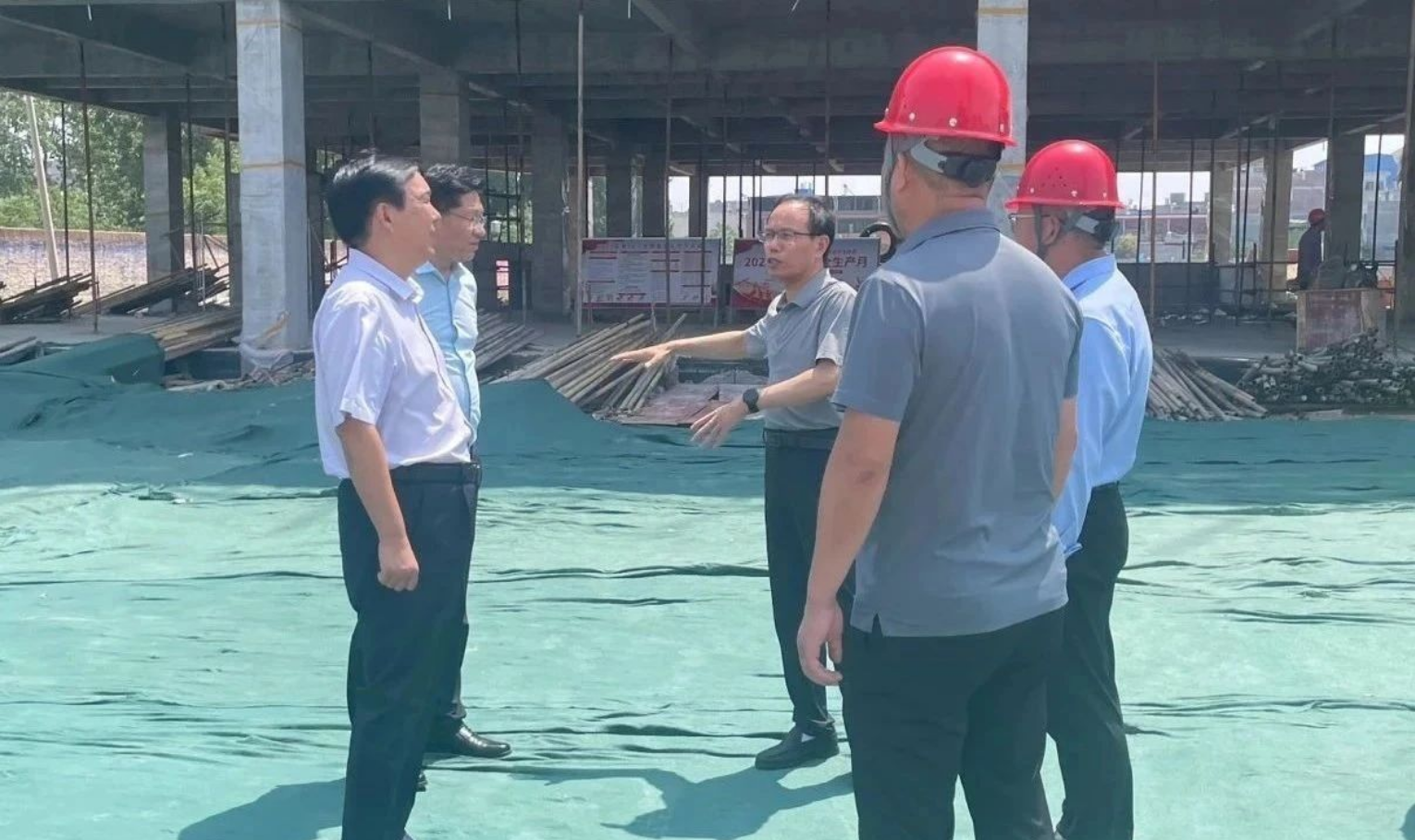 艾进德到石佛寺镇开展深入贯彻中央八项规定精神学习教育领学帮学促学活动