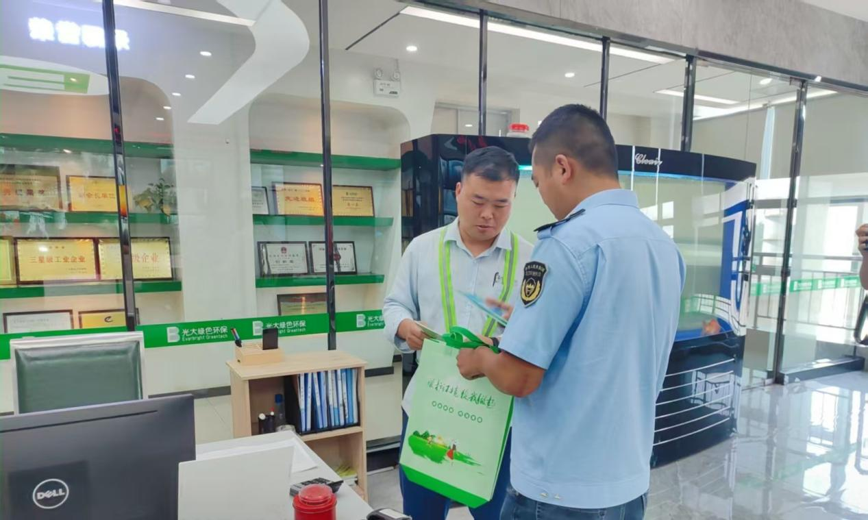 南阳市生态环境局社旗分局开展全国低碳日主题宣传活动  