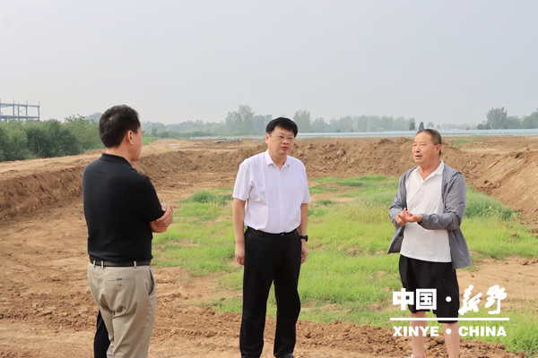 县政府县长李文鹏暗访督导水环境污染防治工作 县政府县长李文鹏暗访督导水环境污染防治工作