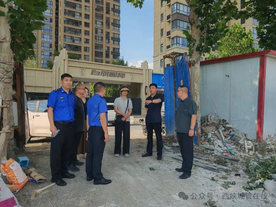 西峡县城管局：不惧高温“烤”验，“汗”卫城市秩序——高温下的坚守与担当