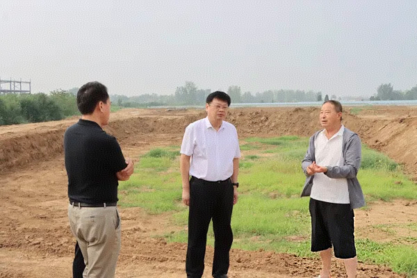 李文鹏暗访督导新野县水环境污染防治工作