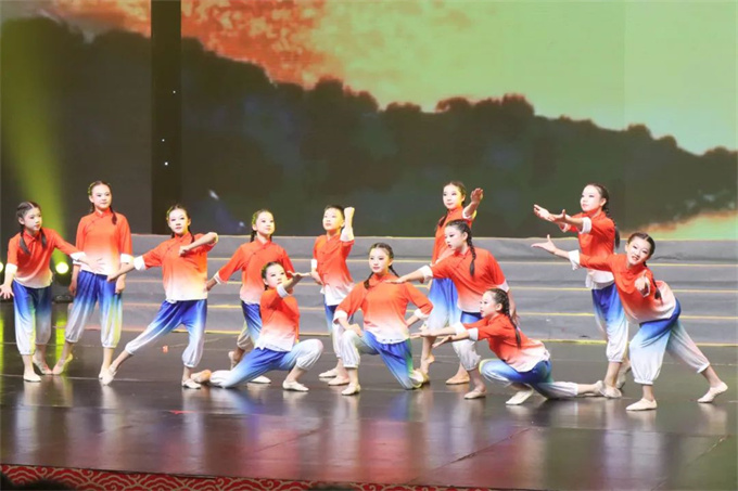 “童声里的中国”河南省文明校园合唱团交流展演活动在南阳市举办