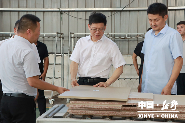 县委书记赵红亮组织开展安全生产、防汛备汛、高温天气群众生产生活保供暨“学查改·以企观政服务企业大走访”调研活动