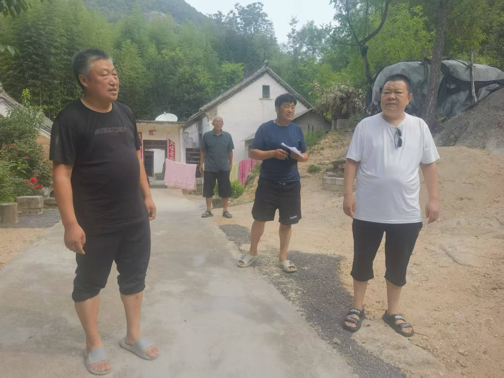 市人社局驻南召县北大河村工作队完成驻村路灯安装勘查规划工作