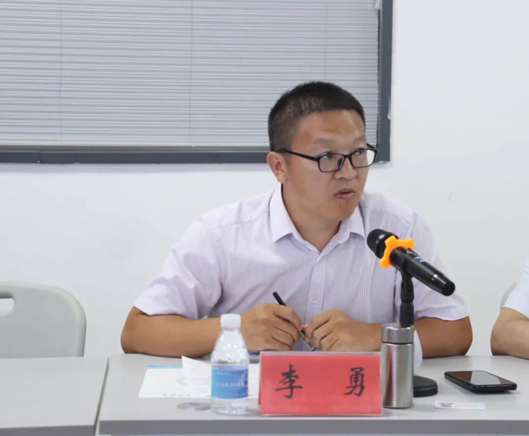 镇平县玉雕人才培育结硕果 8人新晋“中国珠宝玉石首饰行业协会玉石雕刻大师”