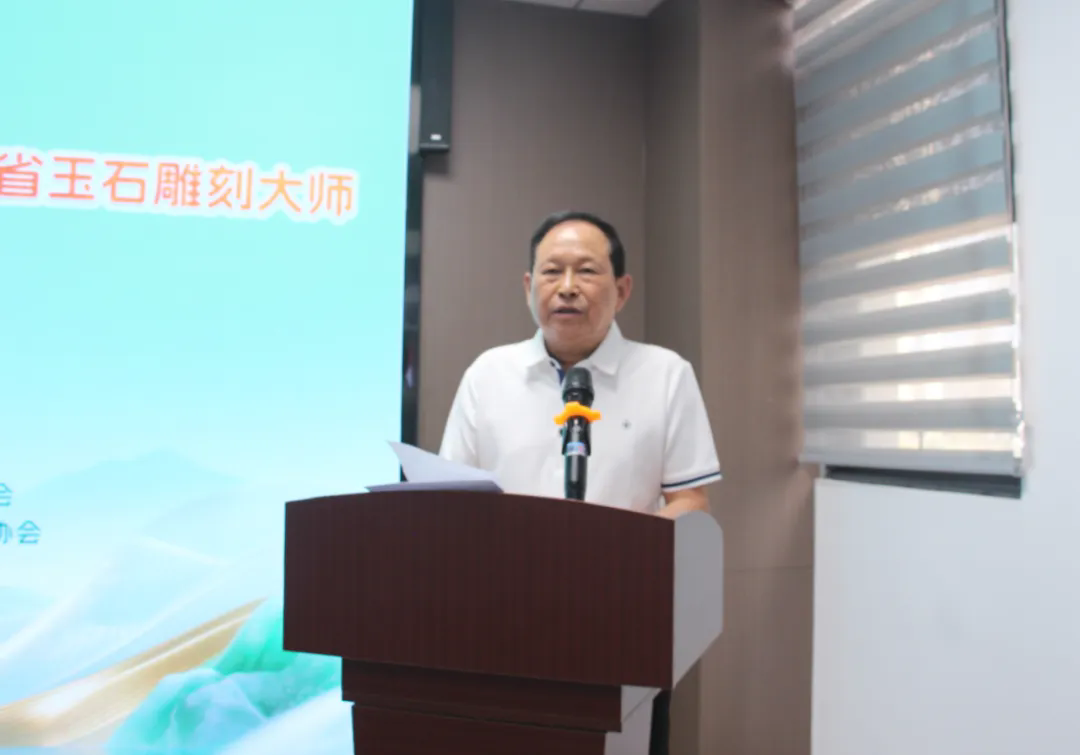 镇平县玉雕人才培育结硕果 8人新晋“中国珠宝玉石首饰行业协会玉石雕刻大师”