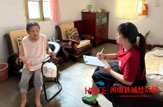 卧龙区梅溪街道：“热”情服务不降温 酷暑入户解民忧