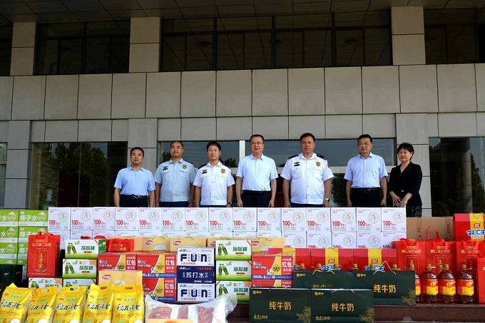 示范区：开展八一走访慰问活动