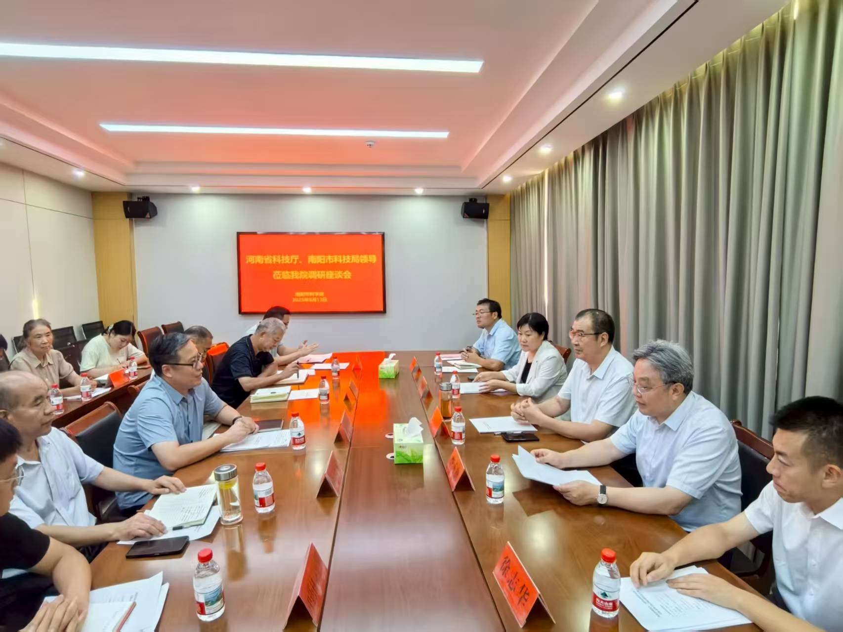 省科技厅副厅长何守法  调研我市农业科技创新工作