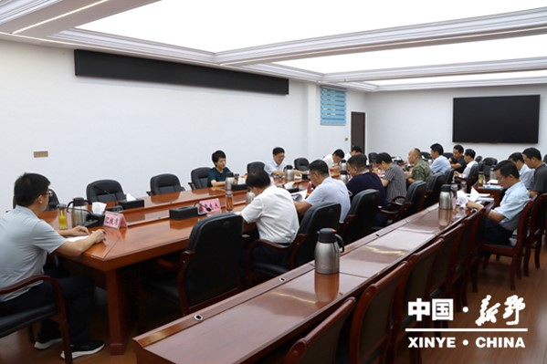 新野县委常委会会议学习习近平总书记关于促进民营经济健康发展、高质量发展的重要论述