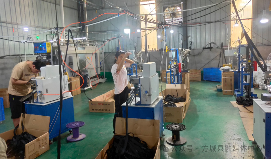 方城小史店镇：“小车间”撬动乡村“大振兴”