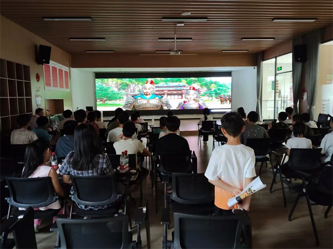 暖聚开学前 点亮成长路—市生态环境局驻村第一书记组织孤困儿童开展了以“传承红色基因，点燃成长梦想”为主题的特别活动