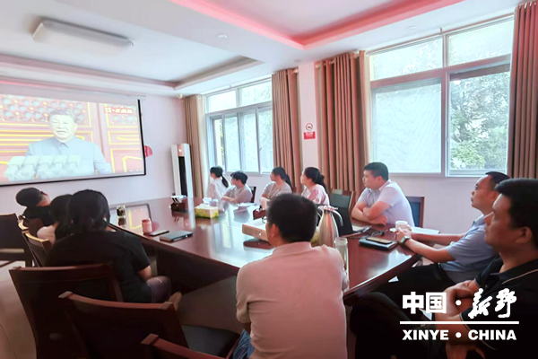金融工作服务中心组织观看纪念中国人民抗日战争暨世界反法西斯战争胜利80周年大会