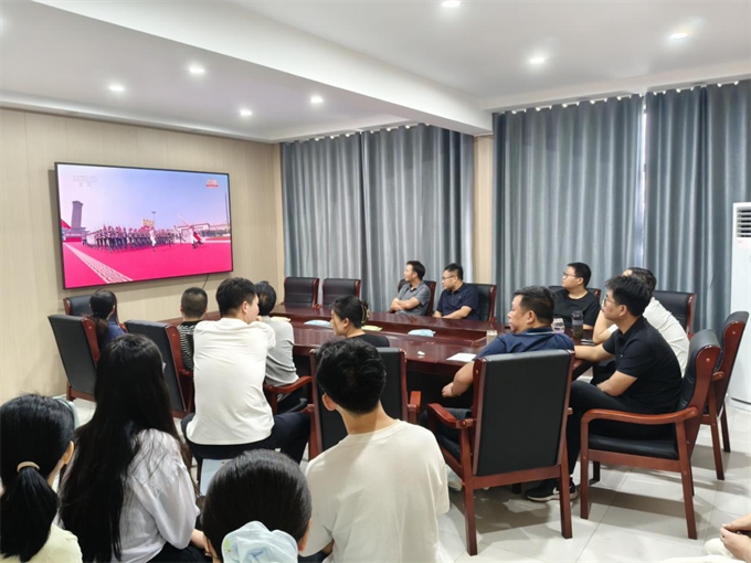 宛城分局集中收看纪念中国人民抗日战争暨世界反法西斯战争胜利80周年大会