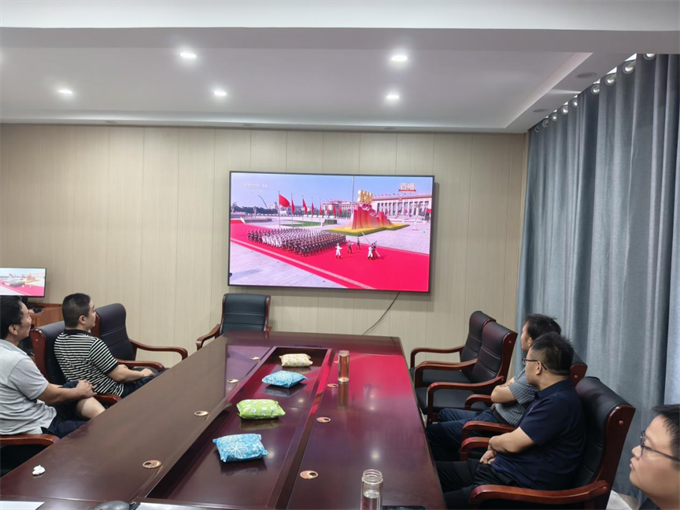 宛城分局集中收看纪念中国人民抗日战争暨世界反法西斯战争胜利80周年大会