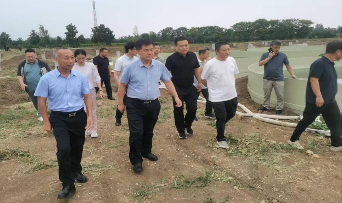 河南省水产科学研究院院长吕军带队到镇平调研