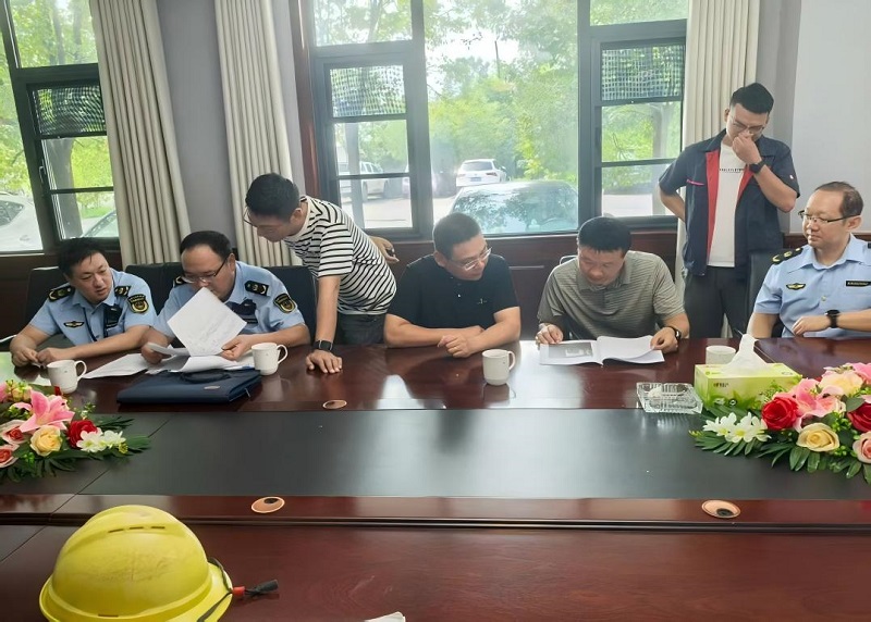 西峡县应急管理局组织开展 行政执法监督员体验执法与监督工作 西峡县应急管理局组织开展 行政执法监督员体验执法与监督工作