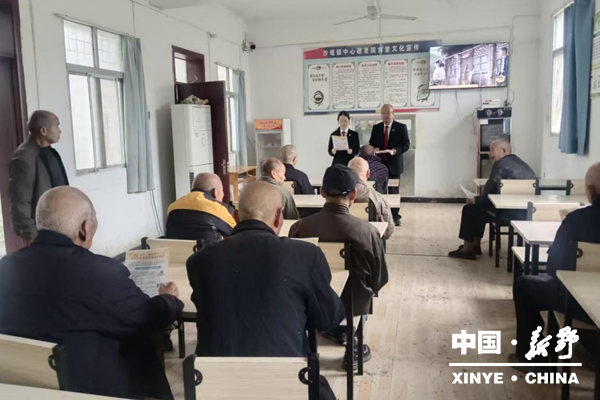 县人民法院：送法上门  为老人权益“撑腰”
