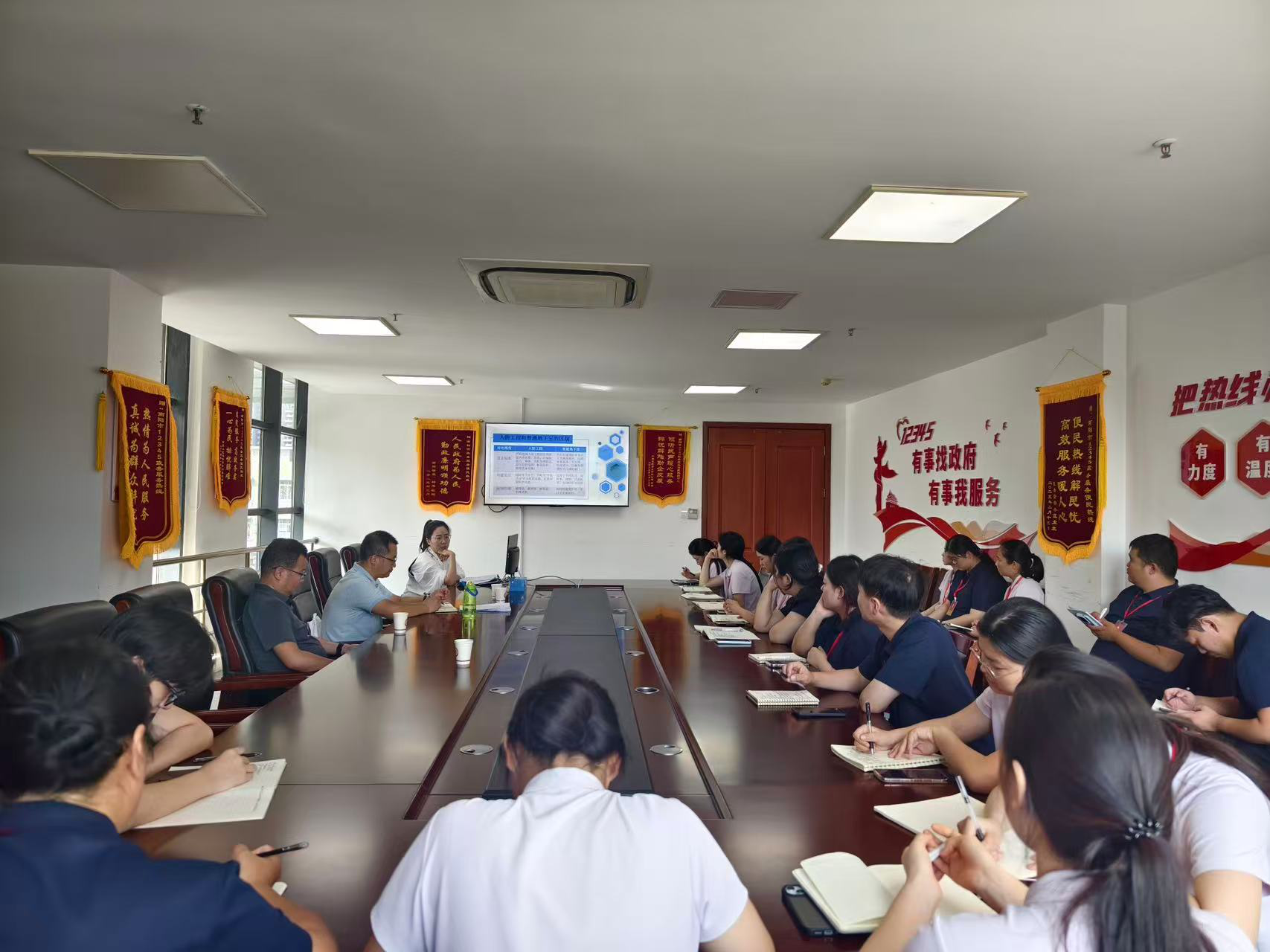 南阳市国动办多维度开展“全民国防教育月”宣传活动