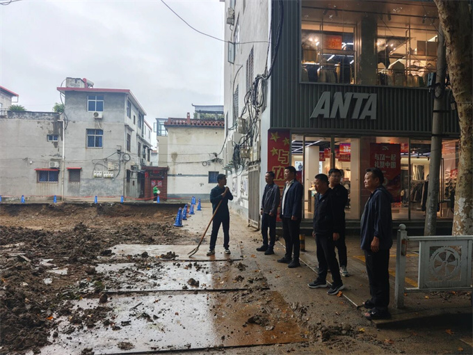 西峡县：强化农用车运输监管 严控民房拆改建扬尘污染