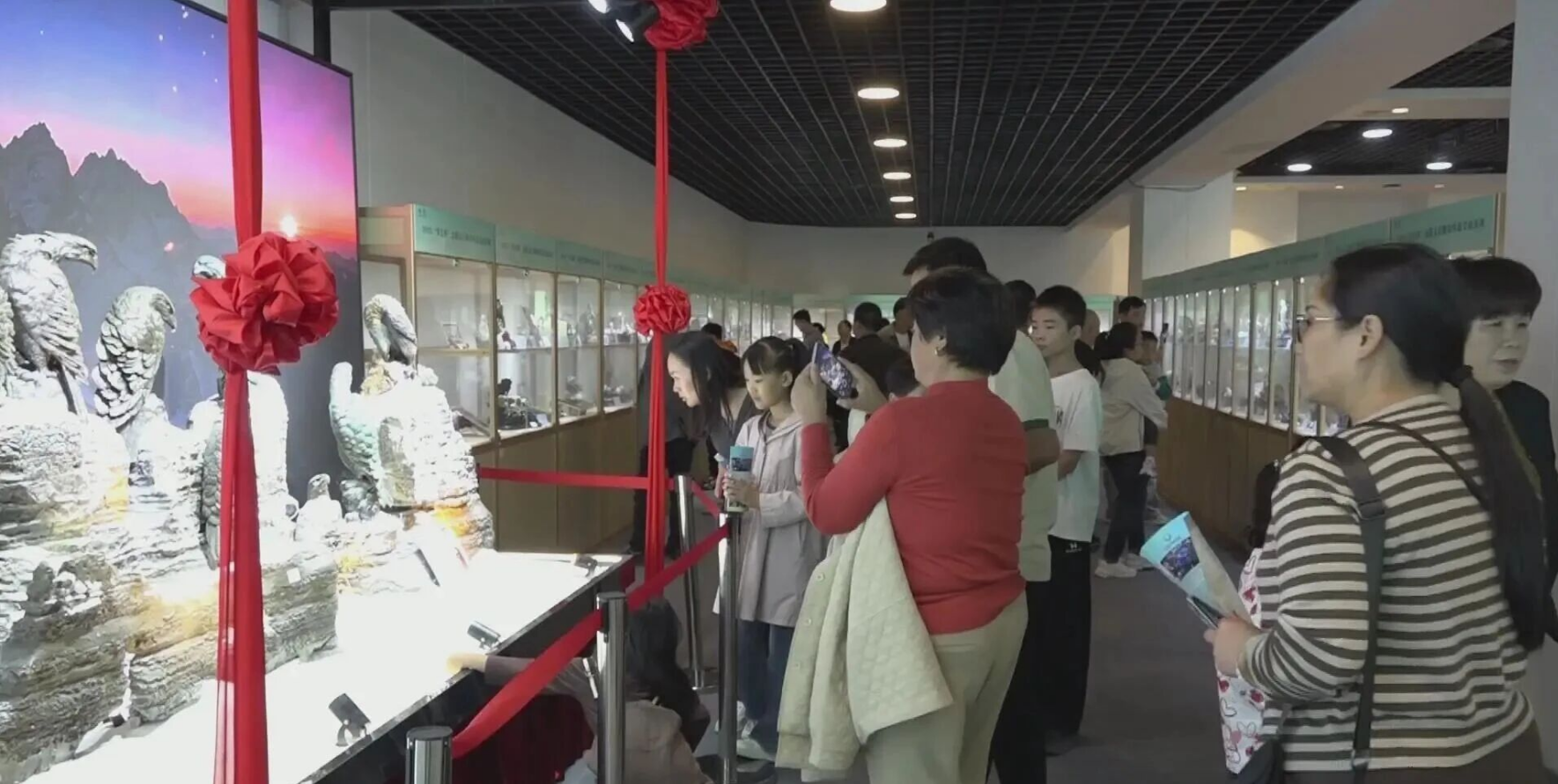 《南阳第二十届玉雕文化节综述》南阳：千年玉都焕新彩 玉雕之乡再出发
