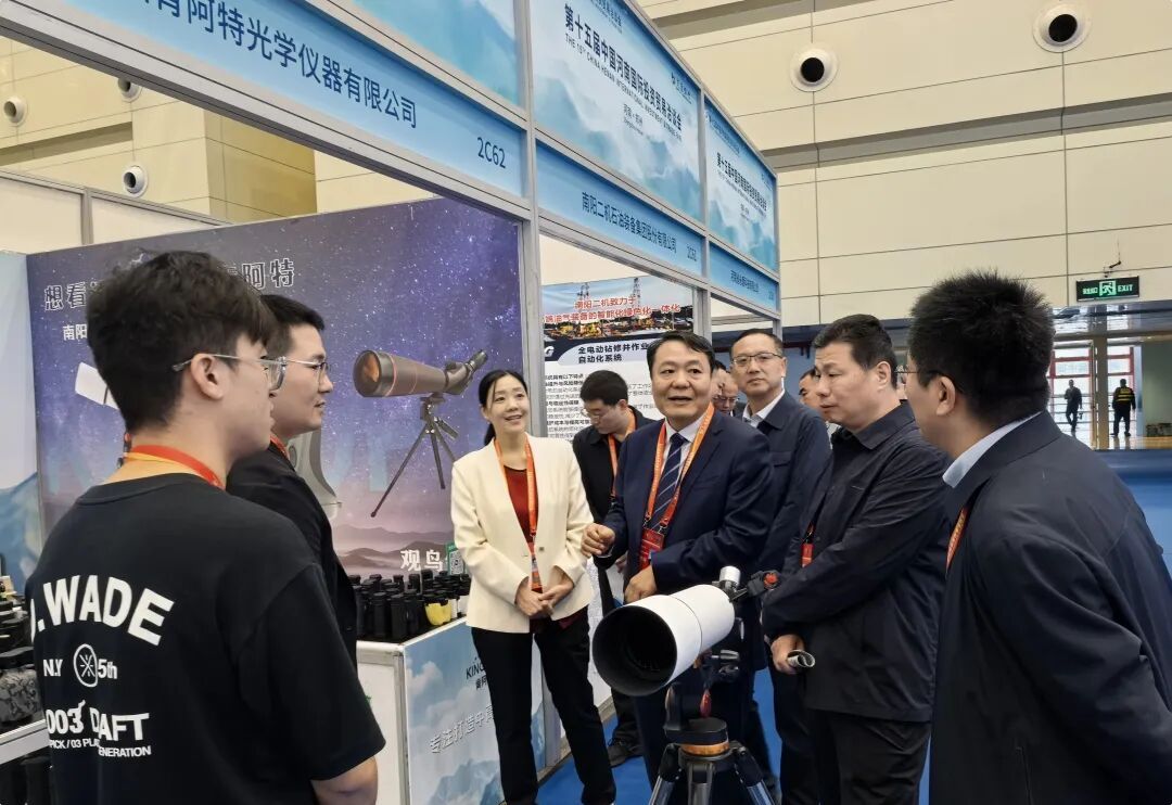 南阳制造集中亮相河南投洽会｜市长路红卫走访参展企业