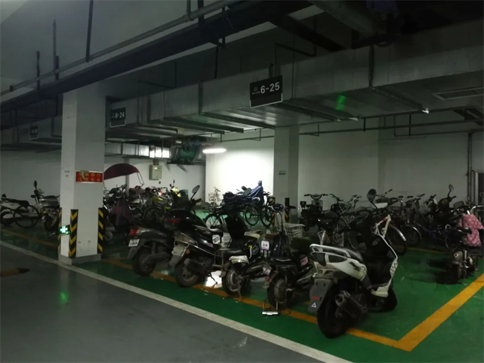 电动自行车在住宅建筑地下车库停放或充电的亡人火灾风险