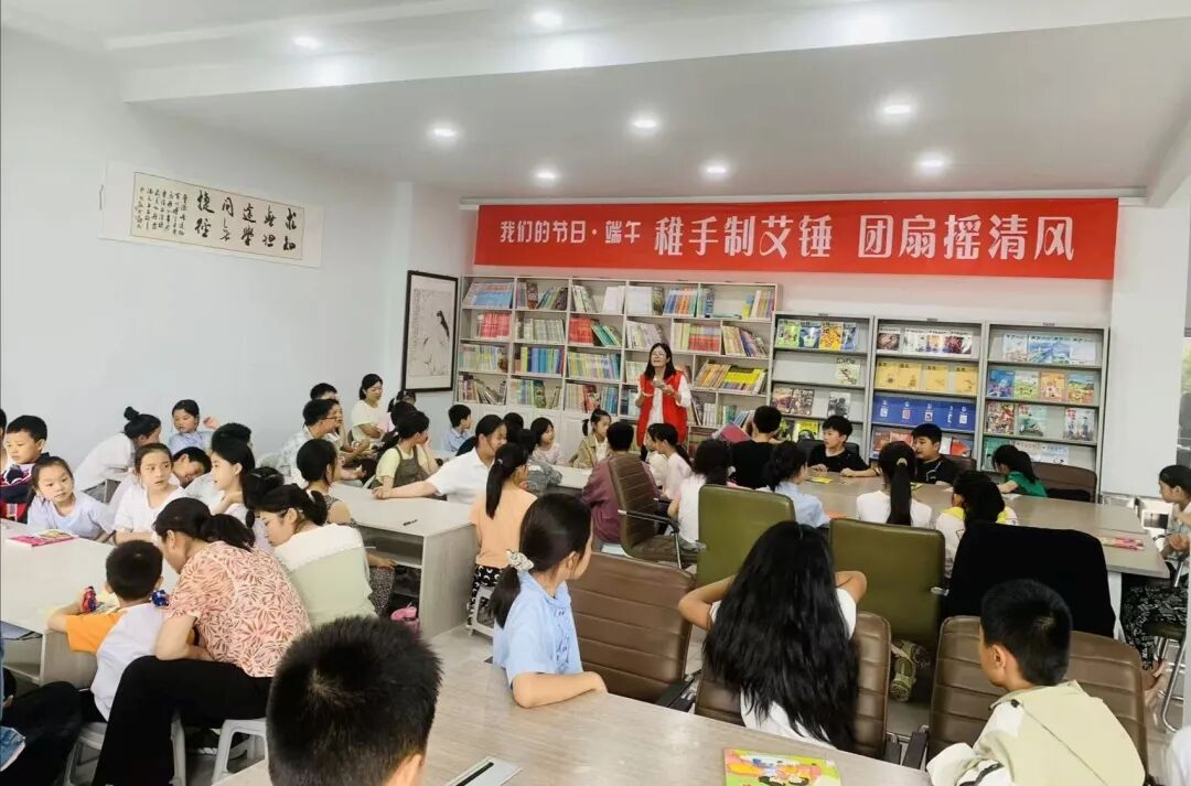 【我们的节日·端午】稚手制艾锤 团扇摇清风