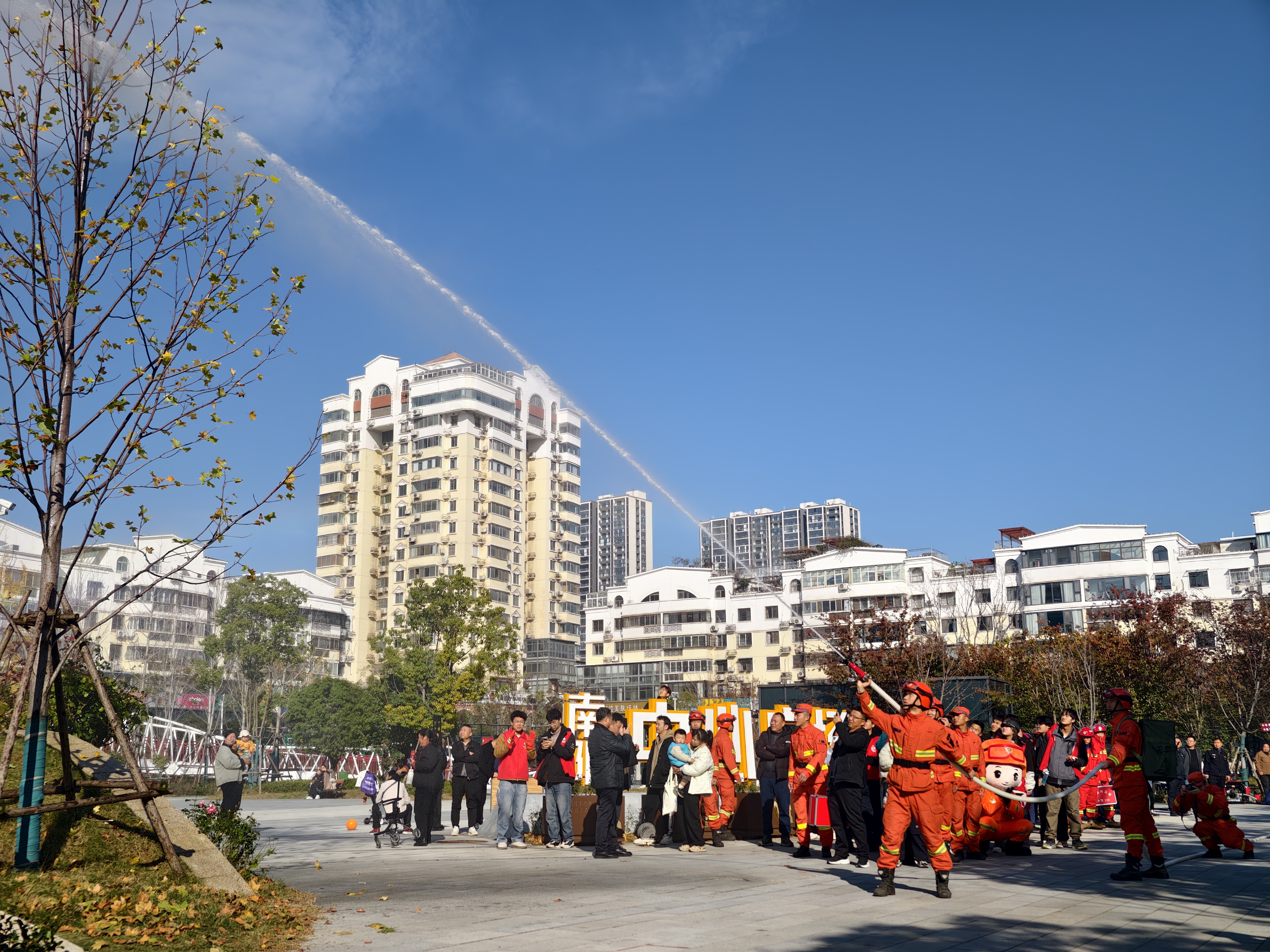 寒衣寄思，防火为要  ——南阳多部门联合开展“寒衣节”森林防火宣传活动