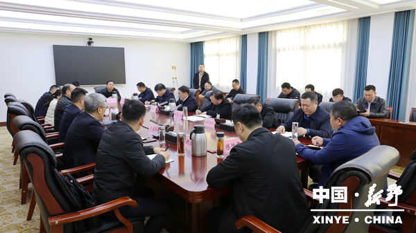 中原银行到新野调研“四议两公开”线上平台“乡村在线”APP应用推广情况