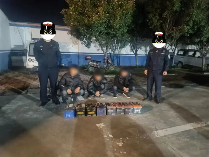 27块电瓶，抓了仨！