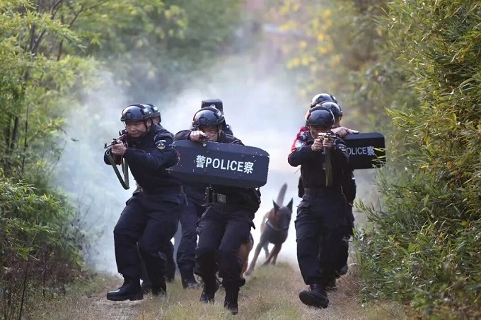 巴万！勇夺第一！