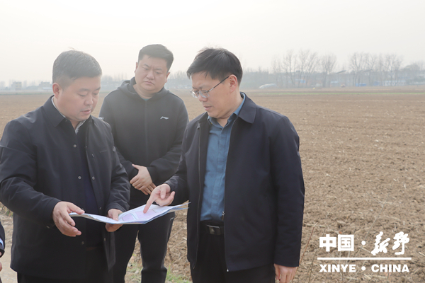 县委书记赵红亮调研冬季麦田管理暨农田水利建设工作