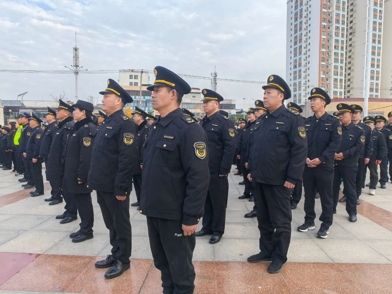 镇平县举行2025“宪法宣传周”启动仪式暨集中宣传活动