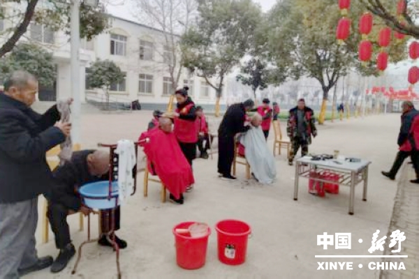 迷彩映初心 志愿暖寒冬——县退役军人志愿服务队在国际志愿者日生动践行使命担当