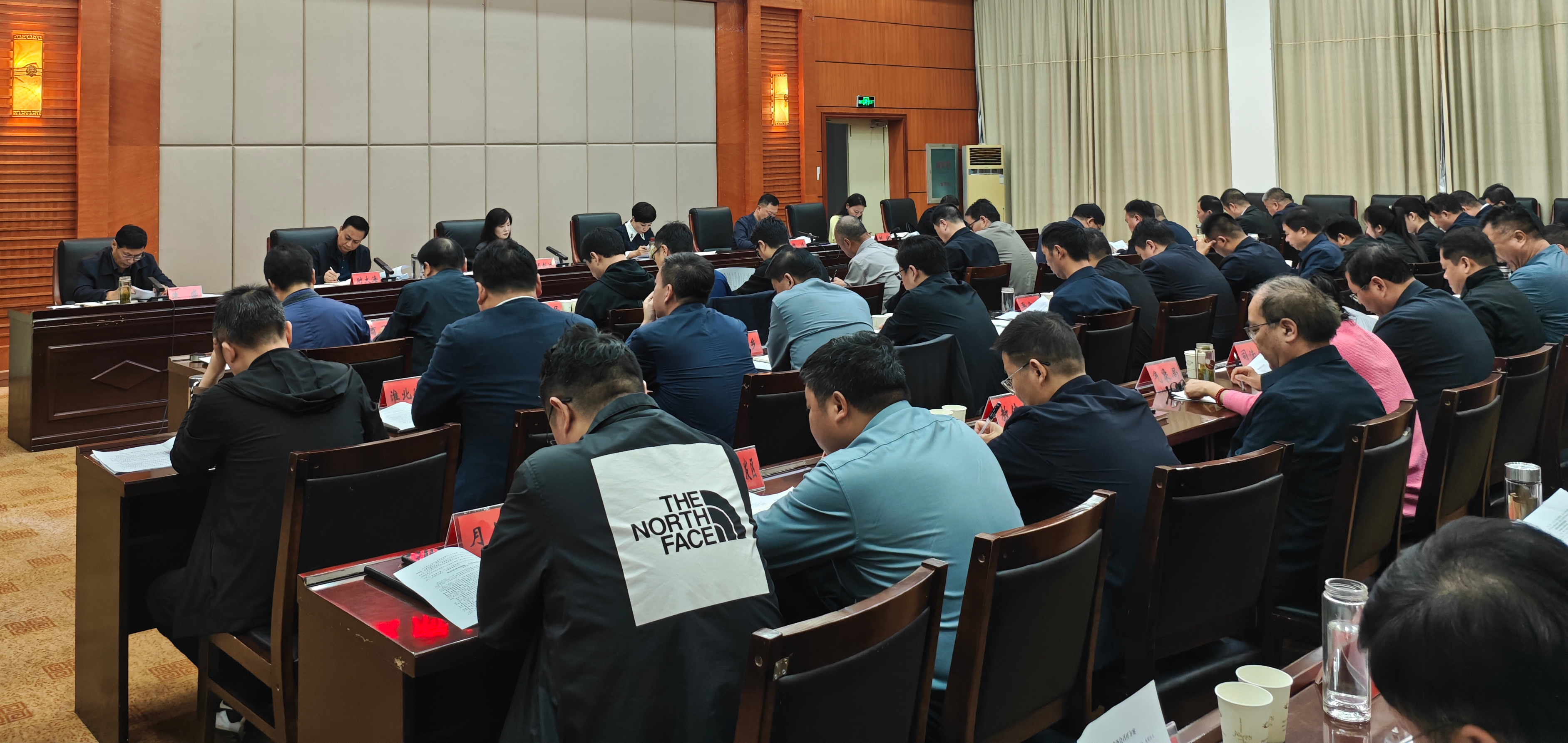 2025年桐柏县政府全体会议