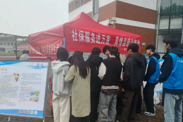 宛城区人社局金秋招聘月活动大学生专场招聘会成功举办