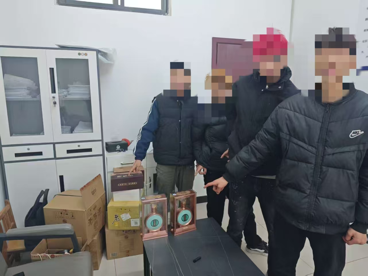 三晚流窜三个辖区作案！镇平公安速破系列“拉车门”盗窃案