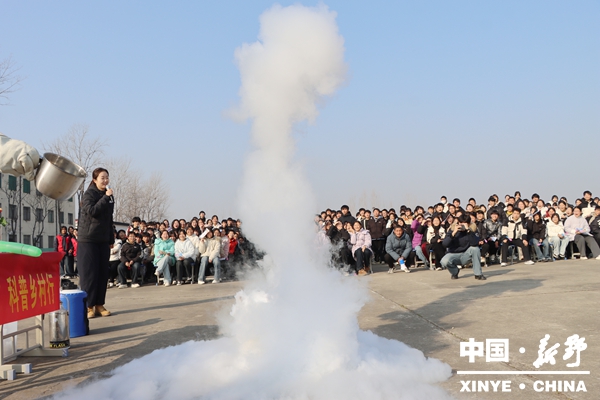 溧河铺镇：河南省科技馆“竹蜻蜓”科普乡村行走进新野