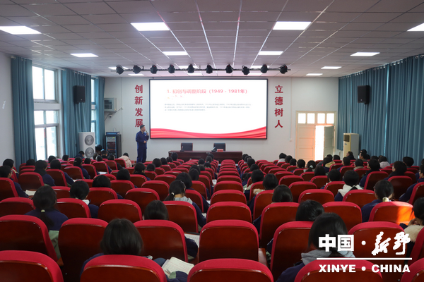 新野县消防救援大队到县第三高级中学开展宣讲活动